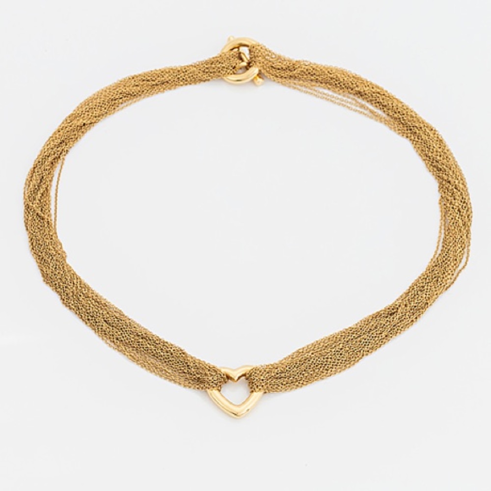 Tiffany & Co, 18K gold heart chain necklace.